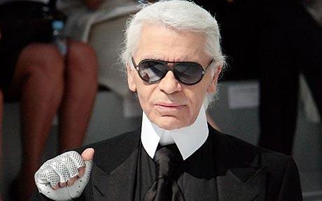 Karl-Lagerfeld me fait coucou à moi Boubou !!!